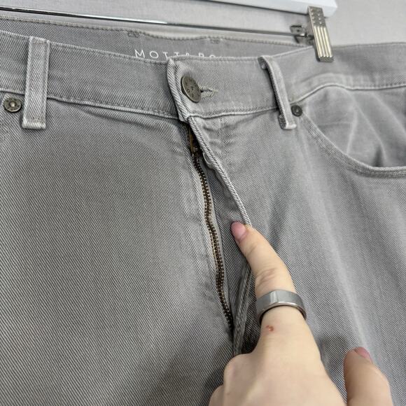 Mott & Bow Mercer Straight Leg Jeans Mens 35x30 Light Gray Stretch Twill Denim - Picture 3 of 12
